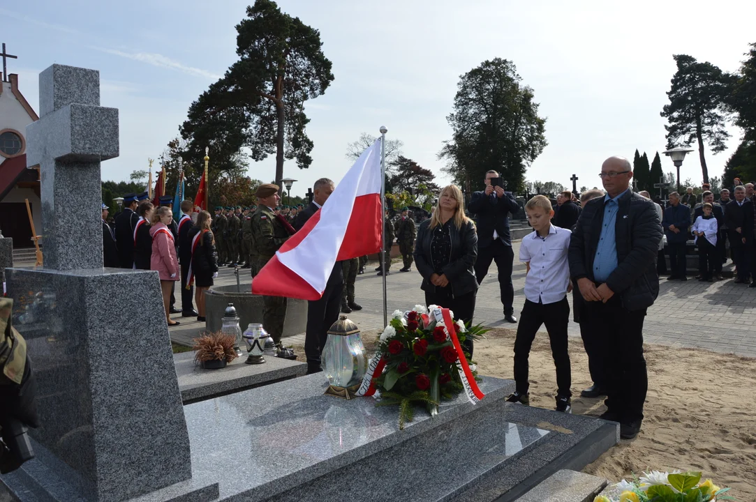 Odsłonięcie nagrobka żołnierza AK Karola Chlebickiego w Chodlu