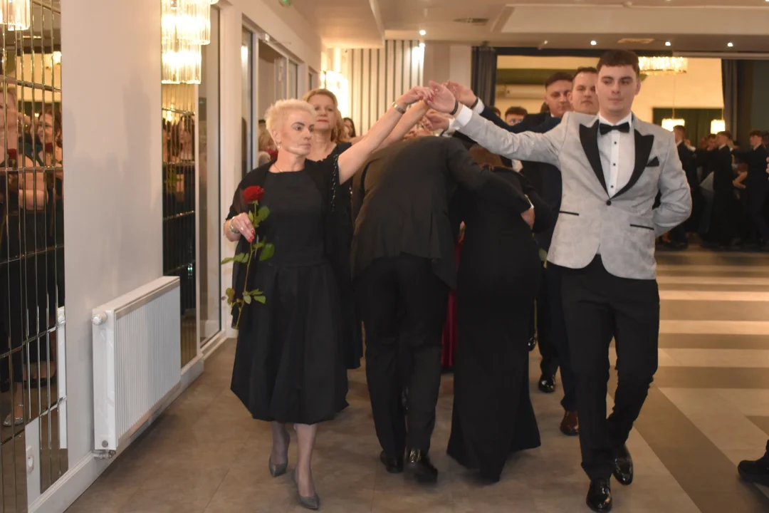 Polonez maturzystów ZST w Puławach