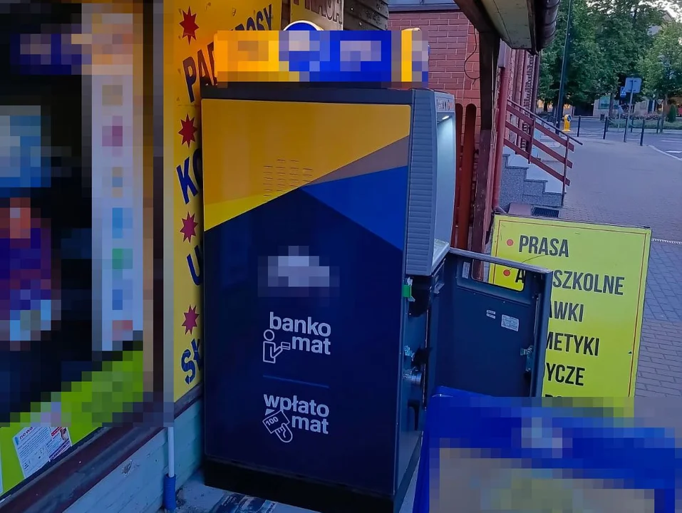 Sprawcy włamania do bankomatu