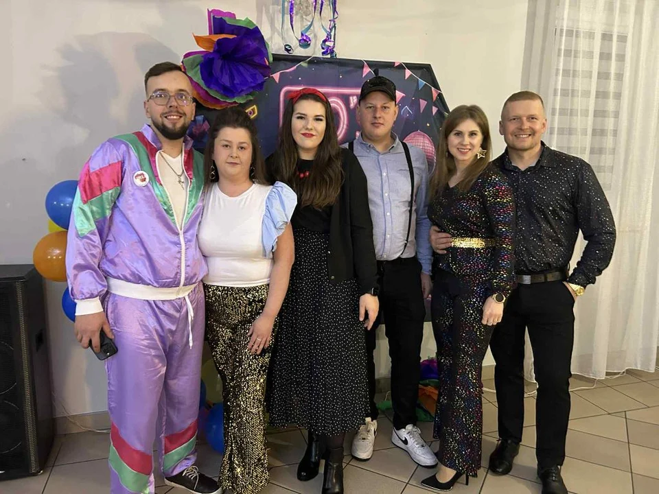 Podróż w czasie w Grudzi – zabawa w stylu PRL połączyła pokolenia - Zdjęcie główne