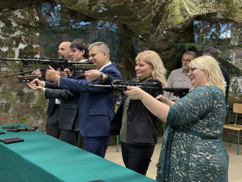 Puławy: W „Dziewiątce” powstała nowoczesna strzelnica (zdjęcia) - Zdjęcie główne