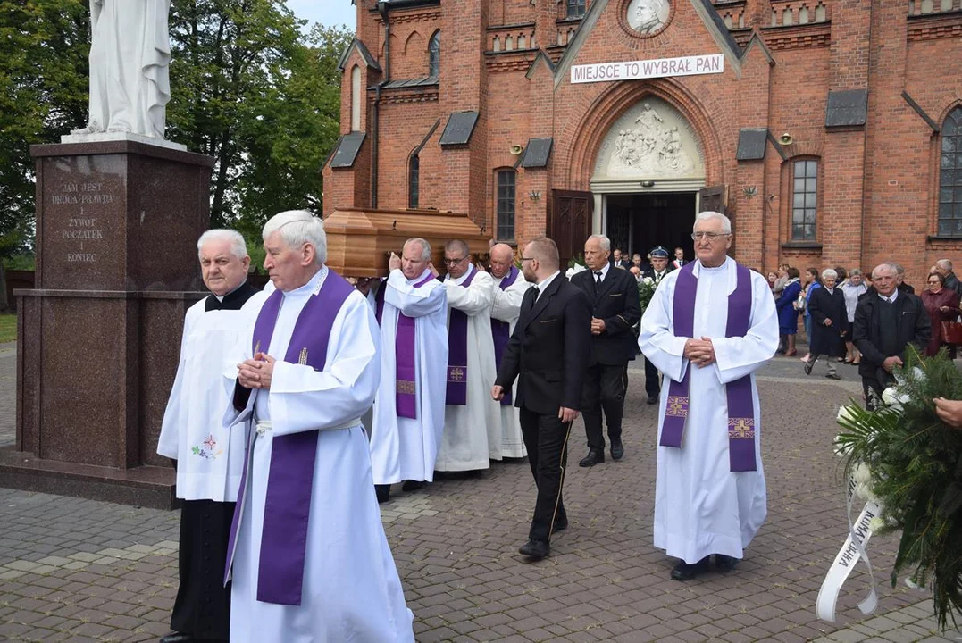 Uroczystości pogrzebowe śp. ks. kanonika Henryka Prządki