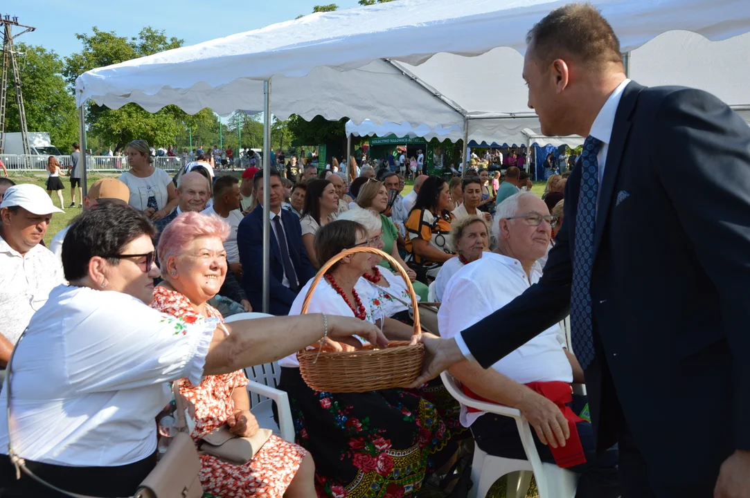 W niedzielę w Józefowie nad Wisłą odbyły się Dożynki Gminne