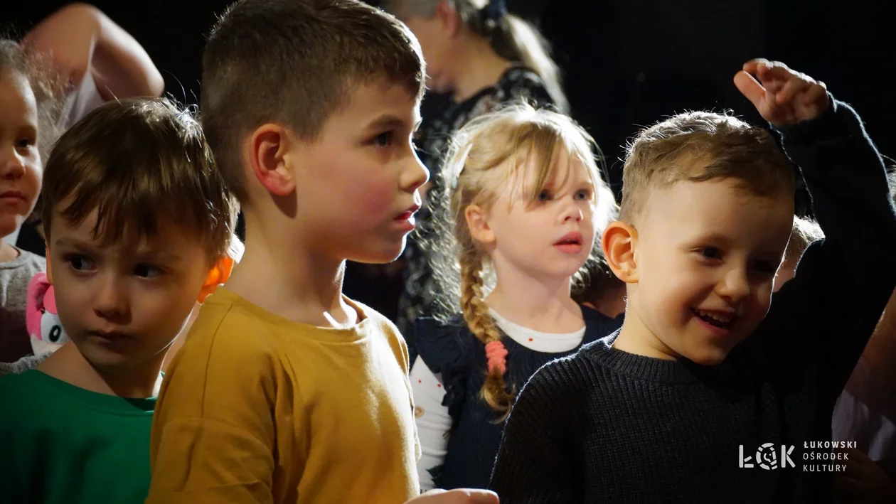 Niedziela z teatrem „O Chłopcu z drewna”