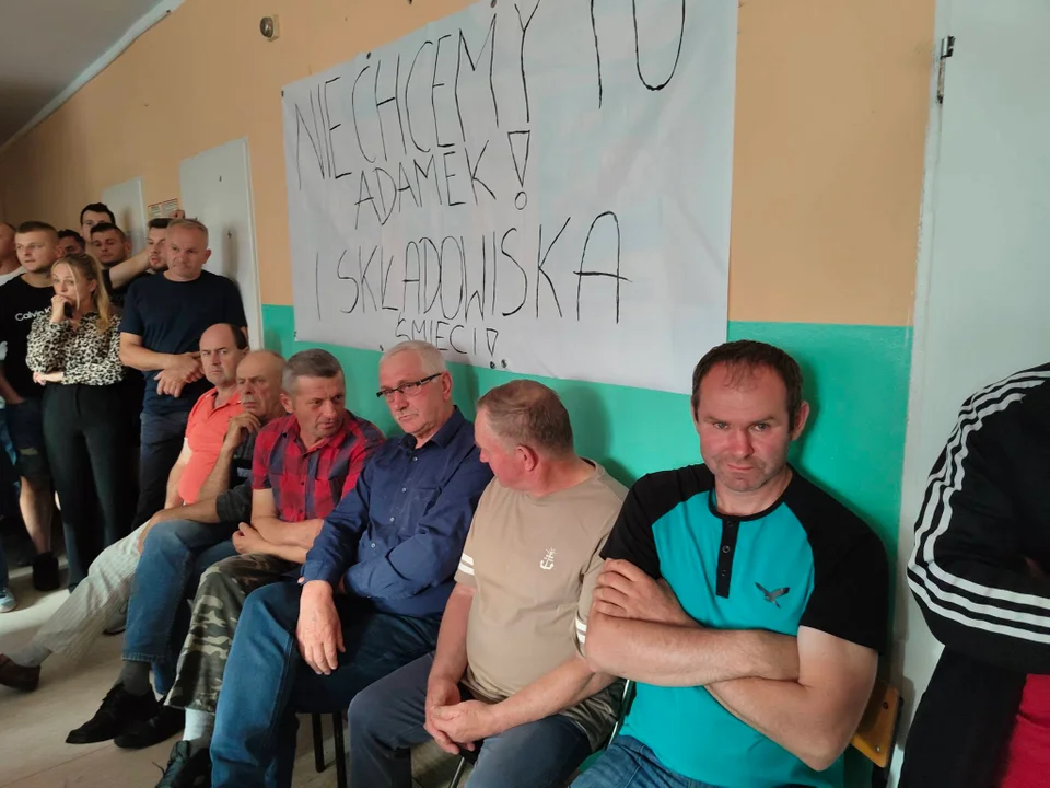 Mieszkańcy Zakępia: Nie chcemy u nas składowiska odpadów! To smród, gryzonie i spadek wartości działek! - Zdjęcie główne