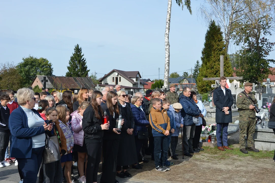 Odsłonięcie nagrobka żołnierza AK Karola Chlebickiego w Chodlu