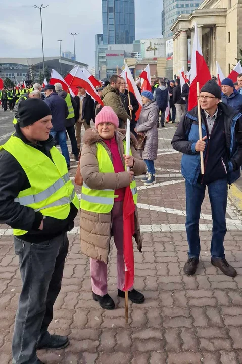 Rolnicy z Ludwina i okolic na proteście w Warszawie (ZDJĘCIA) - Zdjęcie główne