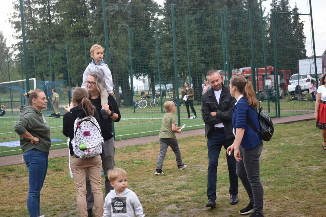 Zabawa i edukacja w jednym - tak wyglądał piknik "Bezpiecznie z Koziołkami" w Baranowie. ZOBACZ ZDJĘCIA