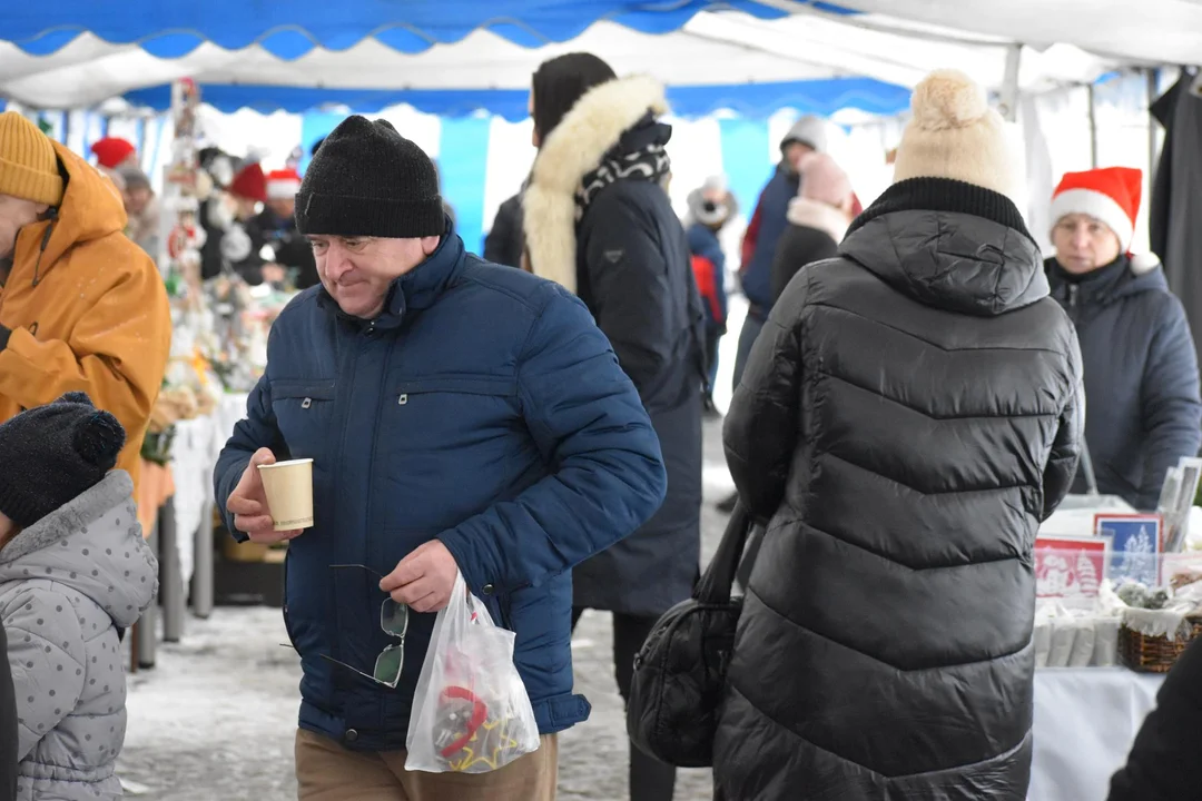 Jarmark Świąteczny w Międzyrzecu Podlaskim w iście zimowej scenerii - Zdjęcie główne