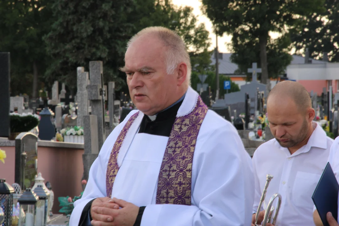 Nagrobek byłego burmistrza Łukowa Andrzeja Śledzia oficjalnie odsłonięty