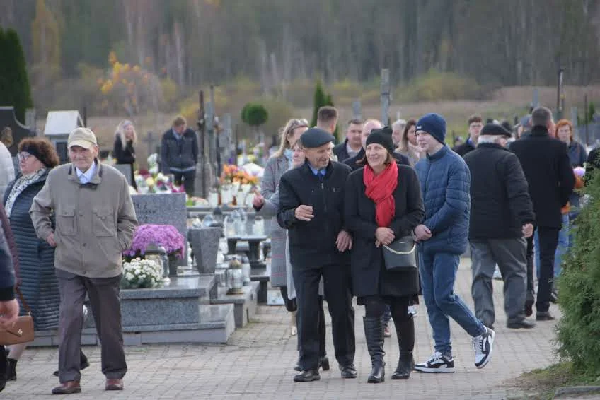Uroczystości Wszystkich Świętych na cmentarzu w Radoryżu Kościelnym