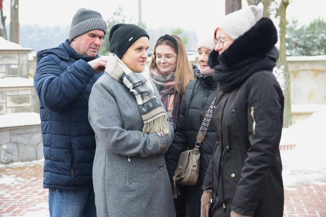 Koło Gospodyń Wiejskich w Zimnej Wodzie zaprosiło na kiermasz świąteczny na pomoc Marcie Ochnik