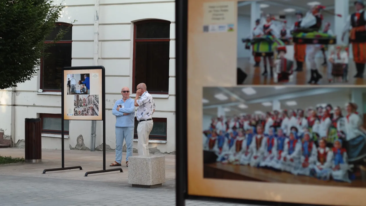 Wystawa fotografii polonijnych kościołów w centrum. To zasługa naukowców z Politechniki Lubelskiej