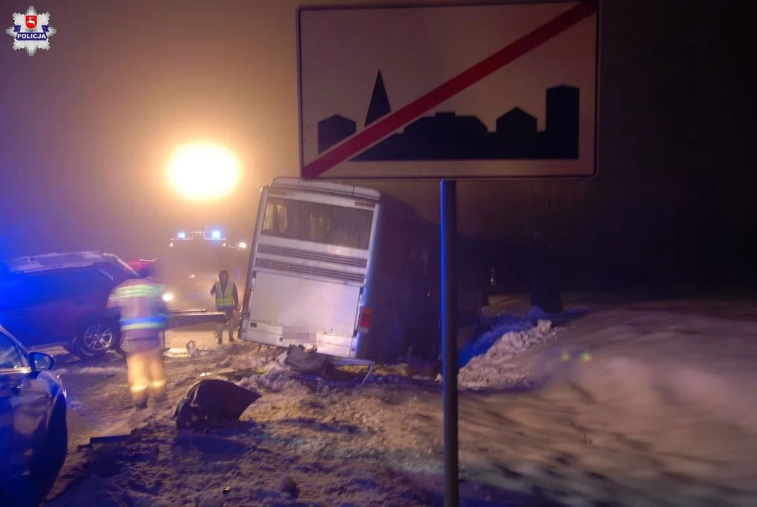 Czołowe zderzenie busa i autokaru na Lubelszczyźnie