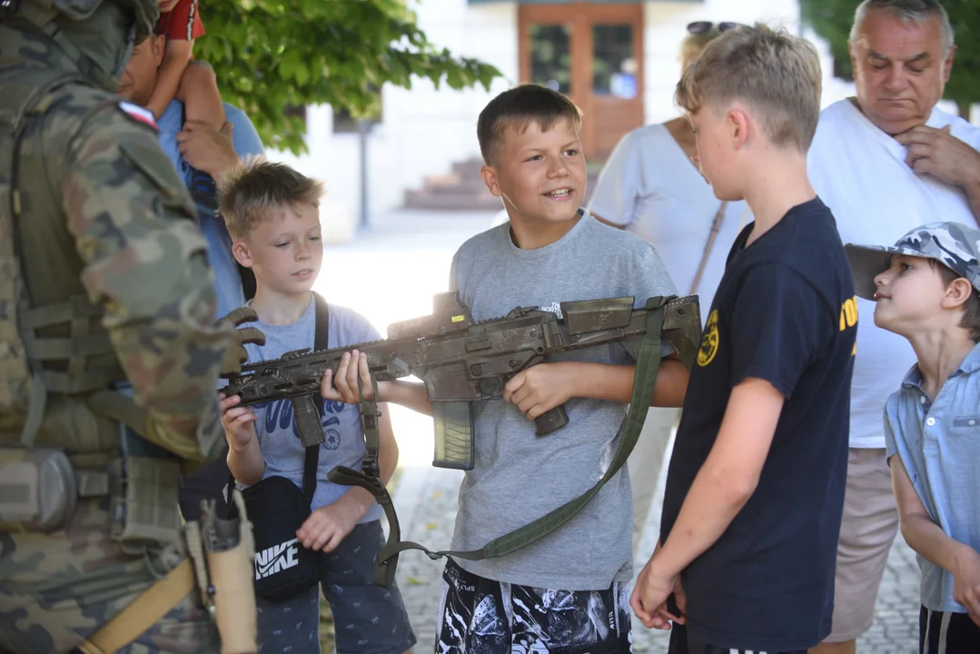 Piknik wojskowy w Lublinie. Pokazy broni i sprzętu militarnego [ZDJĘCIA] - Zdjęcie główne