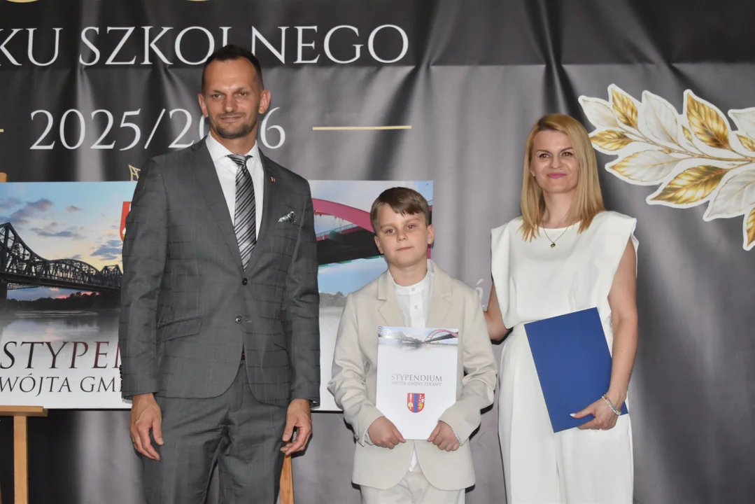 Oni są dumą gminy. Wójt nagrodził prymusów (zdjęcia) - Zdjęcie główne