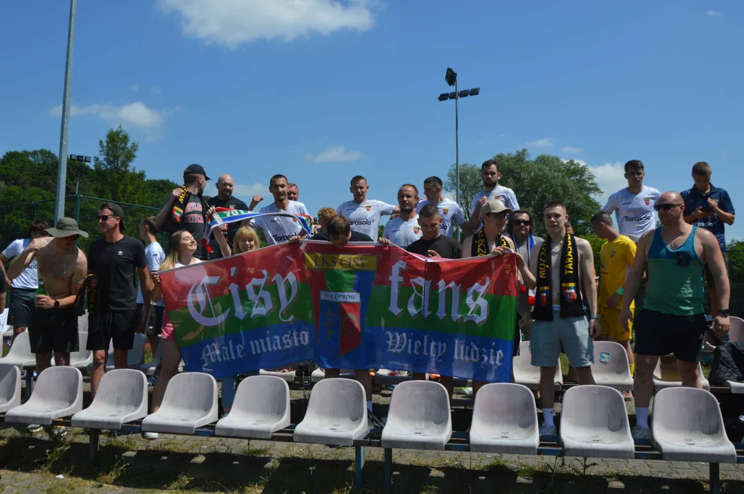 Kibice na meczu Cisy Nałęczów - MKS Czarni 1947 Dęblin (zdjęcia)