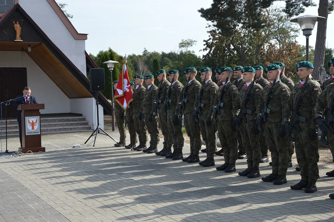 Odsłonięcie nagrobka żołnierza AK Karola Chlebickiego w Chodlu