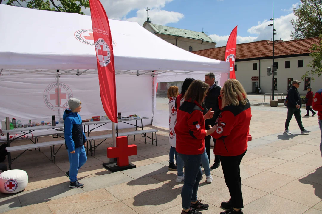 Kwesta PCK na Placu Litewskim w Lublinie