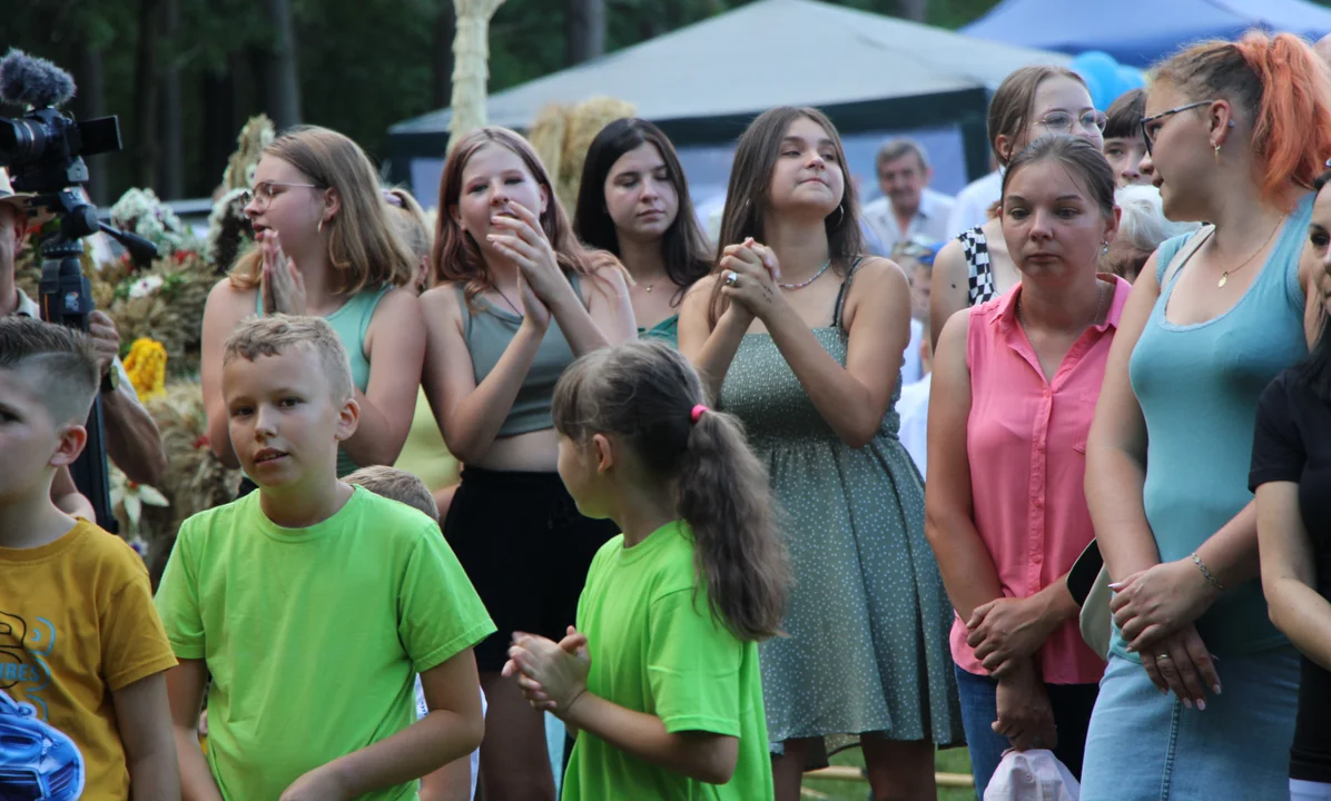 Pokaz talentów na dożynkach w Sernikach