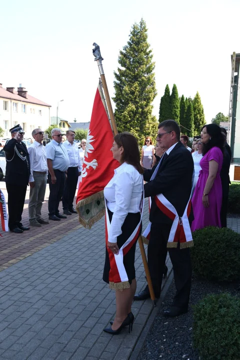 Odsłonięcie tablicy w Adamowie