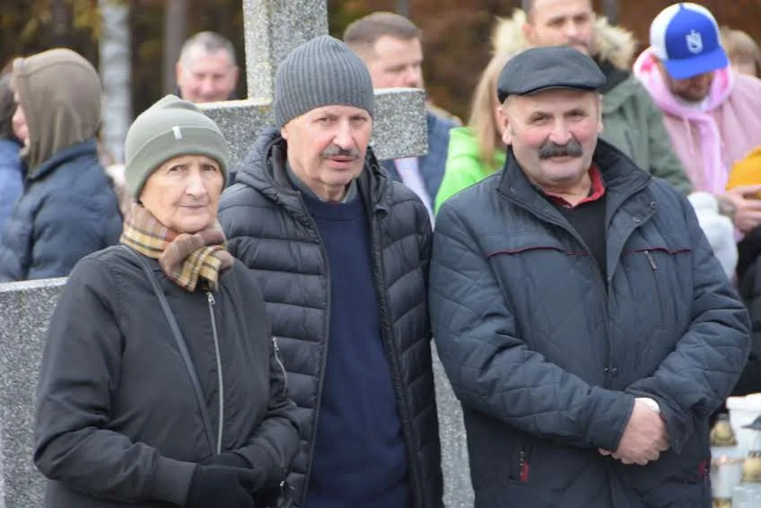 Uroczystości 1 listopada na cmentarzu w Szczałbie (ZDJĘCIA)