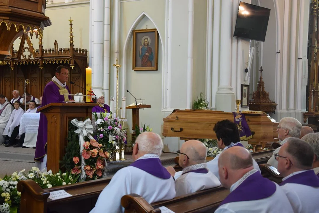 Uroczystości pogrzebowe śp. ks. kanonika Henryka Prządki