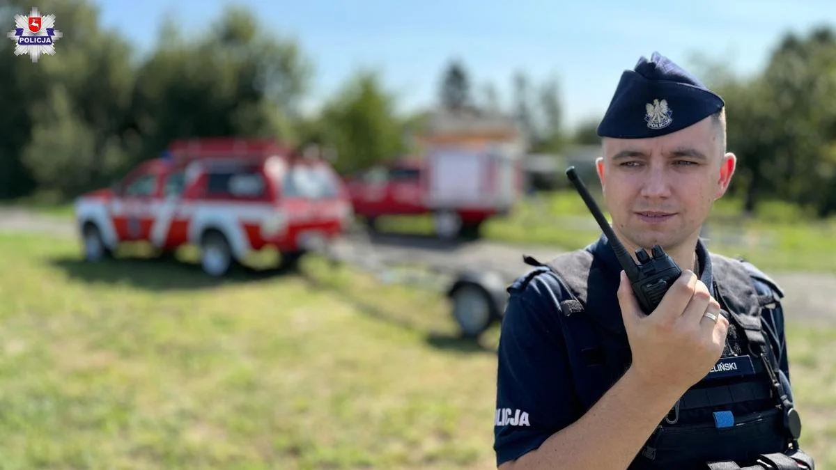 Powiat łęczyński: Policyjni negocjatorzy szkolili się na jeziorze. Wędkarz miał targnąć się na własne życie