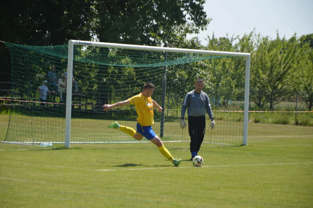 SKS Leokadiów - Amator Rososz-Leopoldów