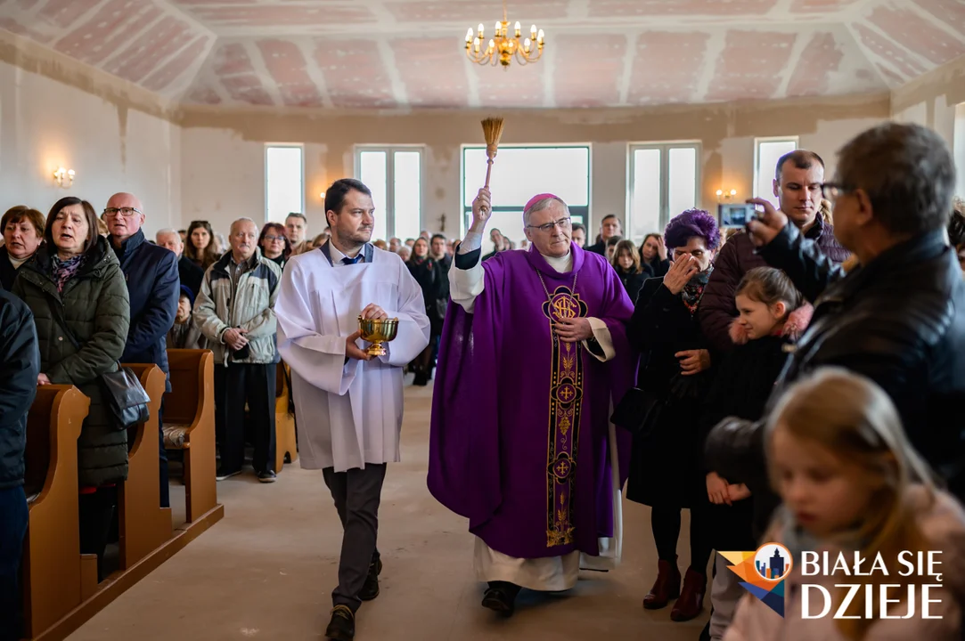 Poświęcenie kaplicy nowej parafii pw. bł. Stefana Wyszyńskiego w Białej Podlaskiej,  (zdjęcia) - Zdjęcie główne