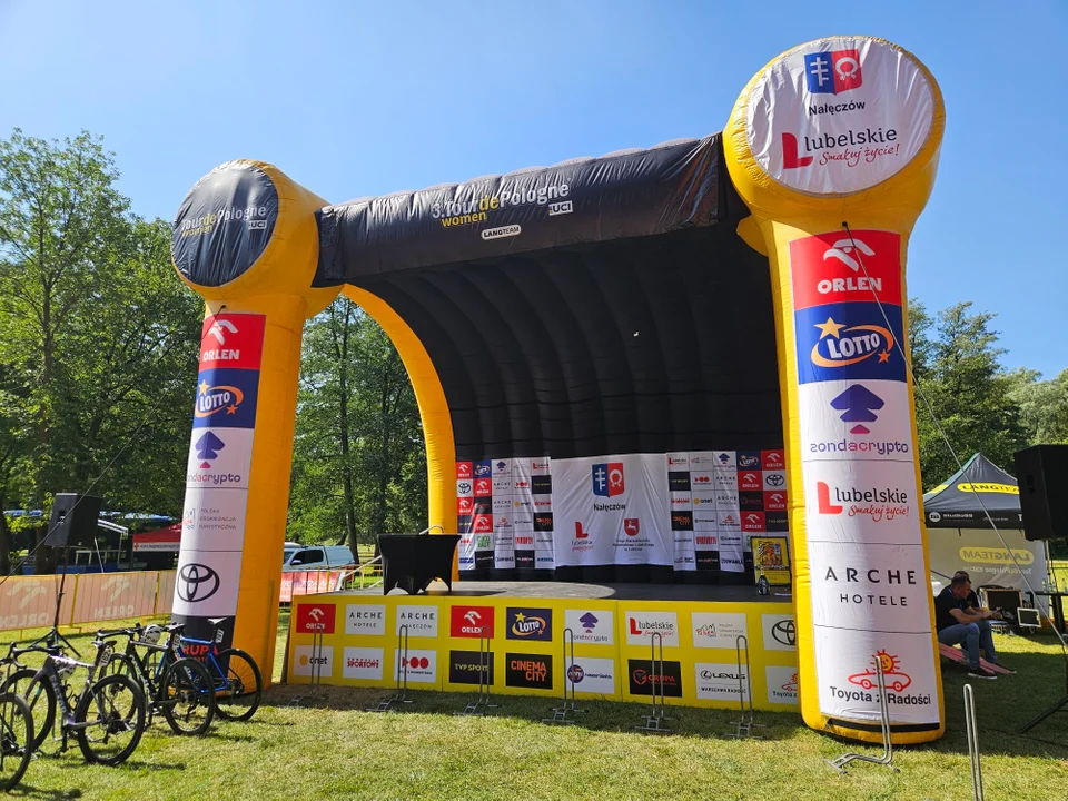 Nałęczów w centrum sportowych wydarzeń – finałowy etap Tour de Pologne Women wyruszył z Parku Zdrojowego