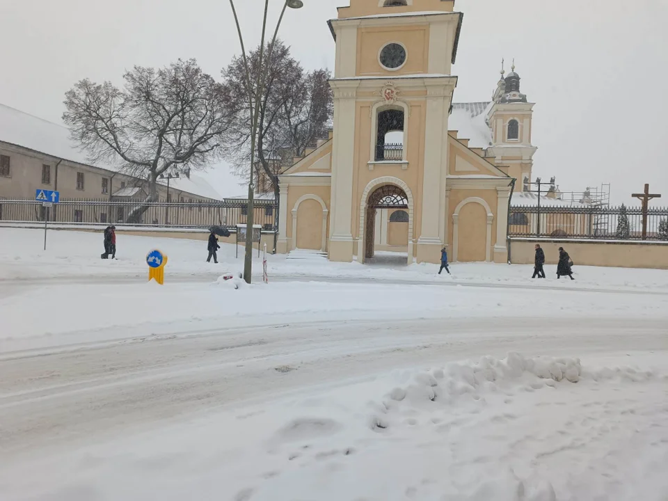 Opole Lubelskie: Miasto pod śnieżną pierzynką (ZDJĘCIA) - Zdjęcie główne