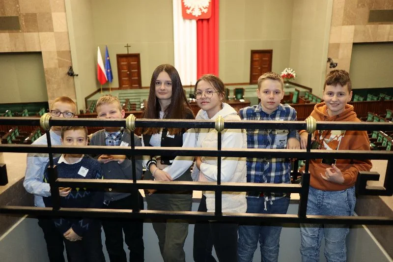 Zaprosił do Sejmu uczniów z Gołąbek. Zwiedzili także Senat