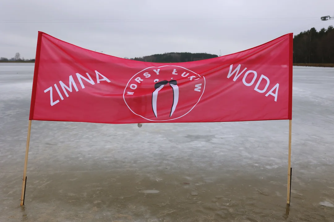 Morsowanie nad Zalewem Zimna Woda podczas WOŚP