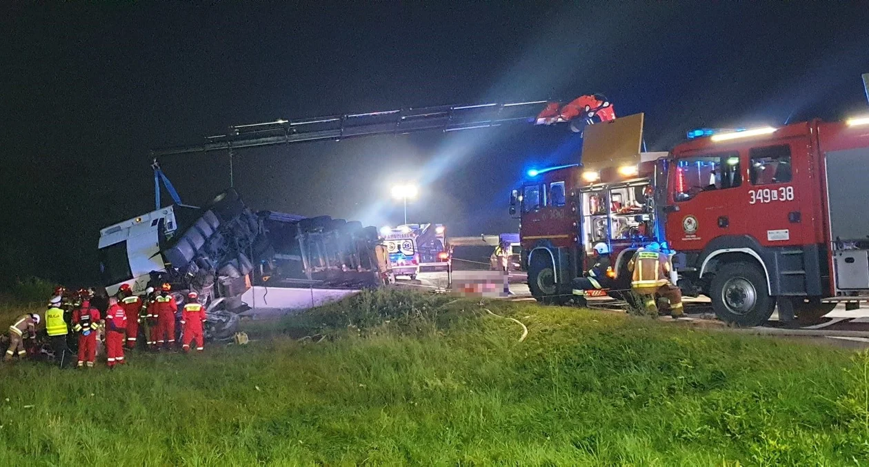 Międzyrzec Podlaski: Tragiczny wypadek na skrzyżowaniu. Nie żyje jedna osoba