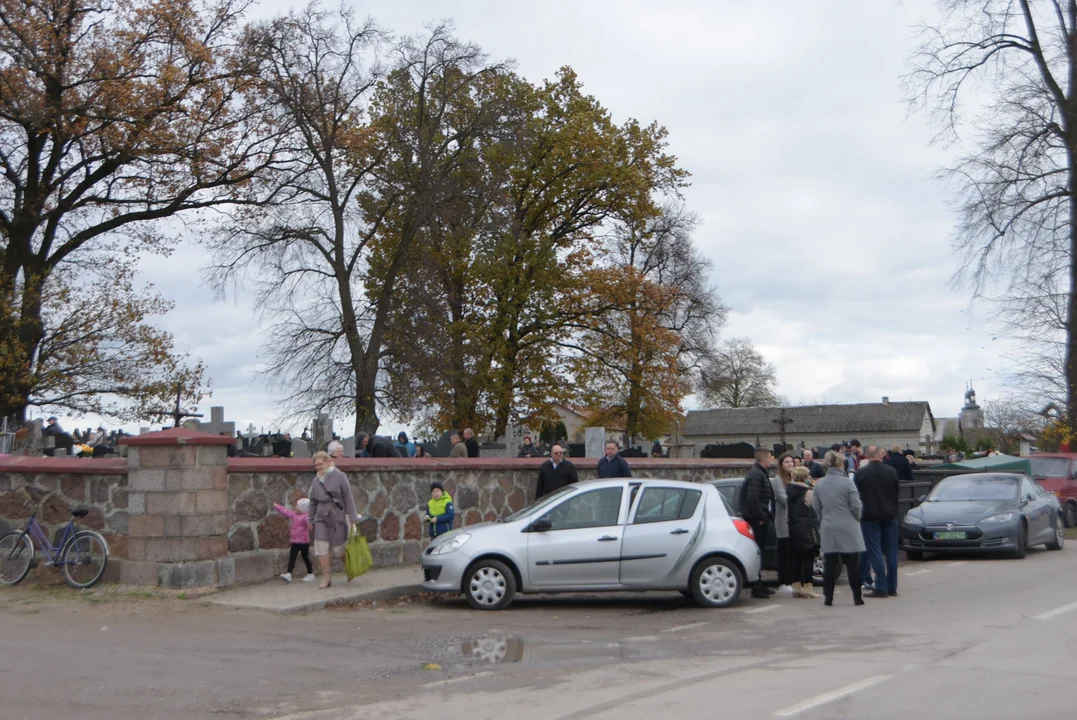 Wszystkich Świętych na cmentarzu w Woli Gułowskiej