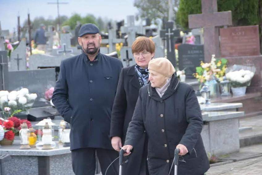 Uroczystości Wszystkich Świętych  na cmentarzu w Radoryżu Kościelnym