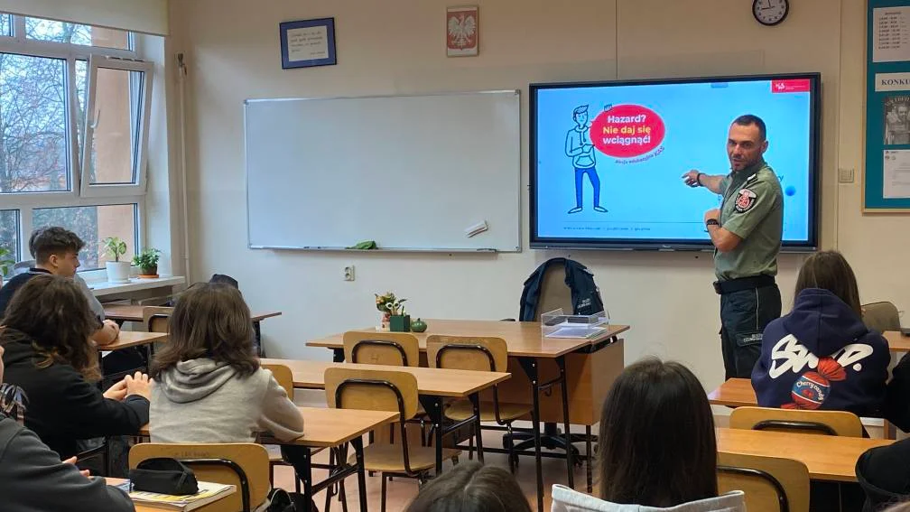 Edukacja przeciw hazardowi w LO w Rykach - Zdjęcie główne