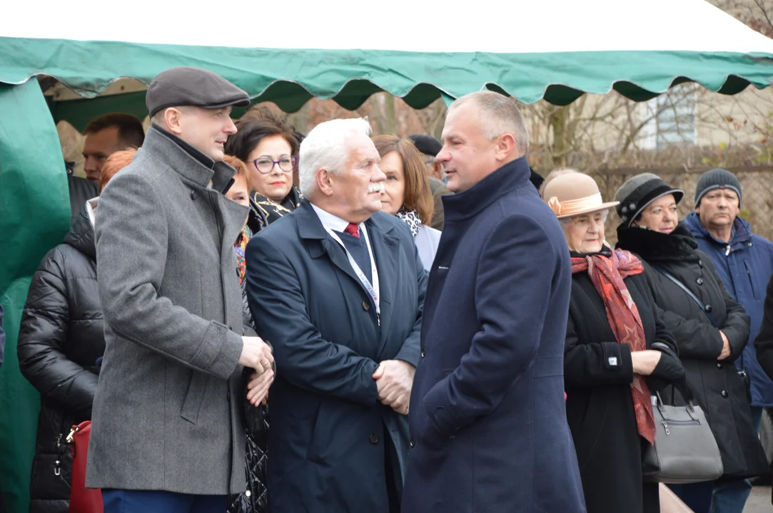 Uroczystość wmurowania kamienia węgielnego pod budowę pawilonu szpitalnego w Opolu Lubelskim