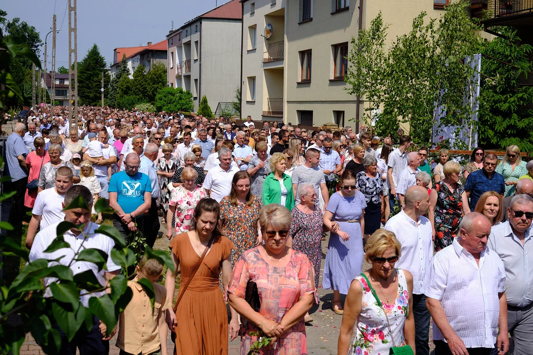 Procesja Bożego Ciała w parafii Matki Kościoła w Łukowie