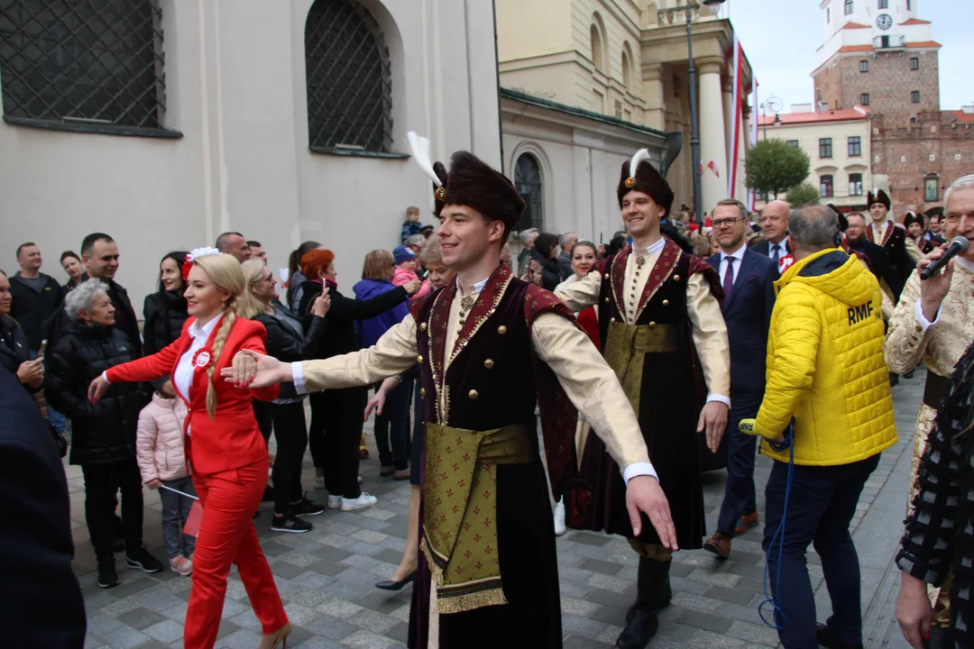 Obchody 3 maja w Lublinie. Mieszkańcy zatańczyli wspólnie Poloneza