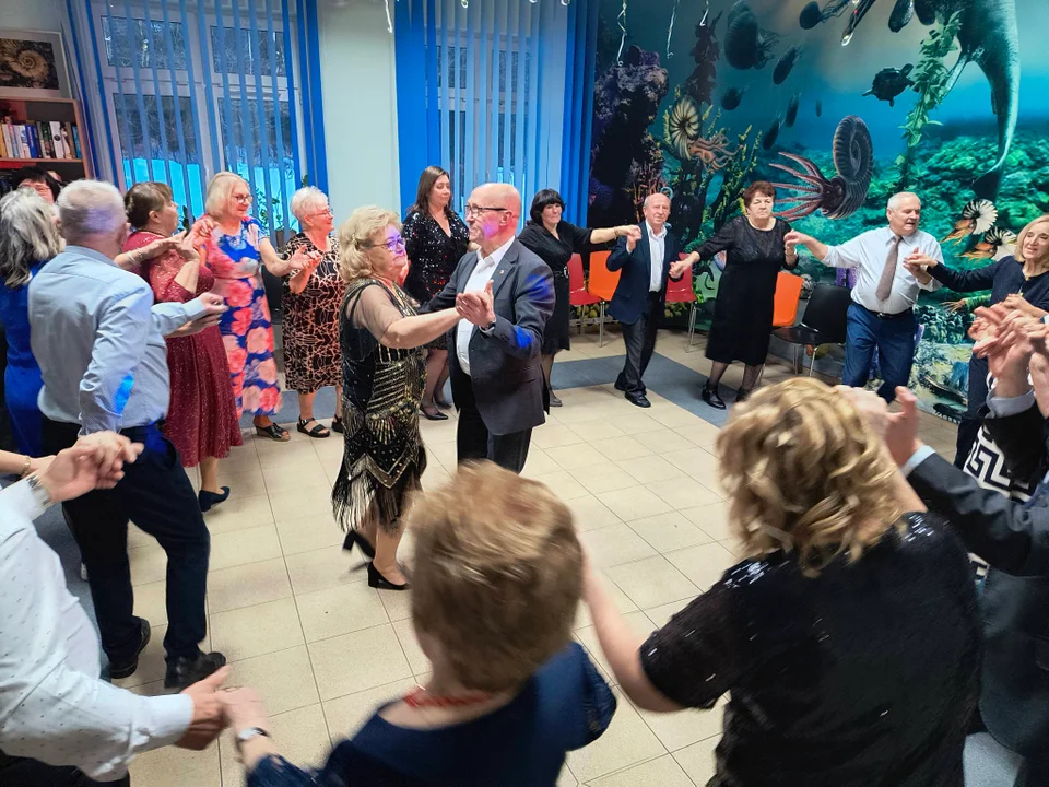 Seniorzy z Gminy Łuków zabalowali! Były tańce i występy - Zdjęcie główne