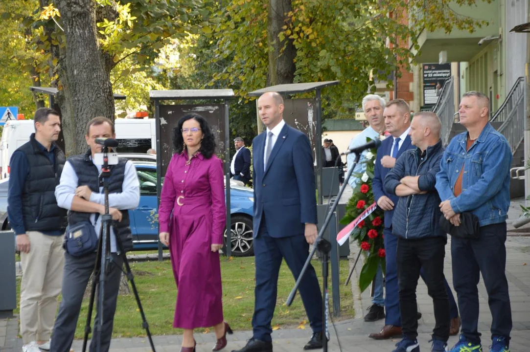 Odsłonięcie tablicy poświęconej zamordowanym Żydom z Opola Lubelskiego