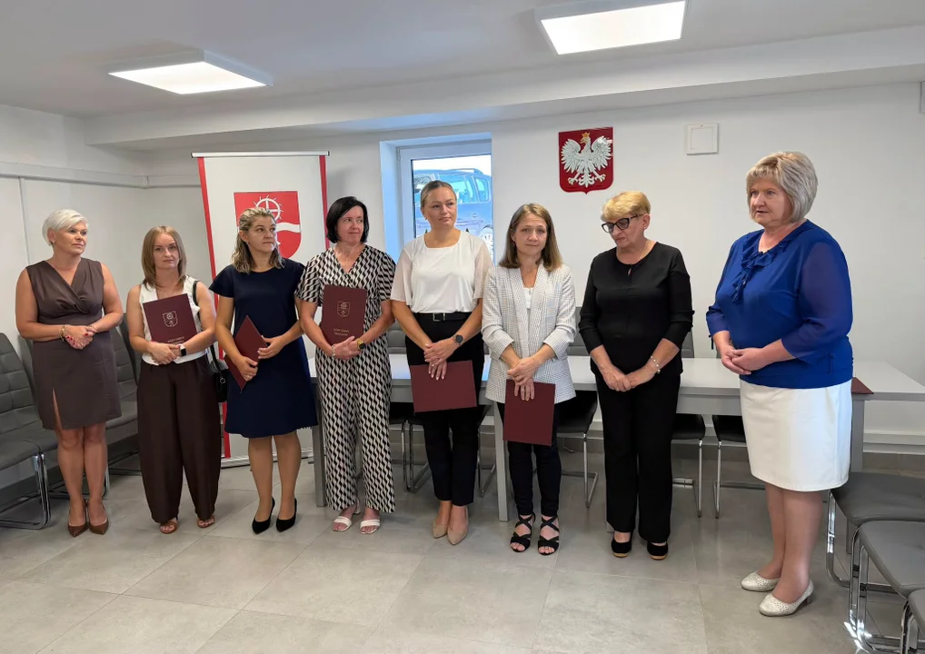 Pięć aktów mianowania i ważna decyzja dla przedszkola. Uroczystość w Trojanowie