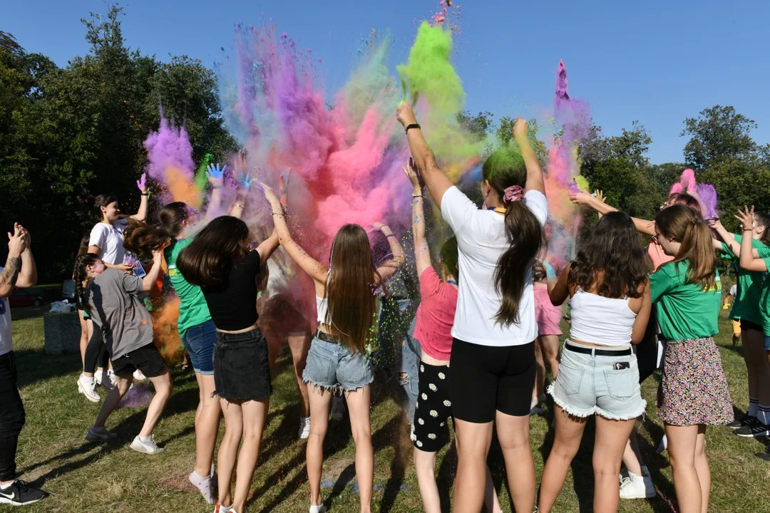 Festiwal RS'23 w Wojcieszkowie. Kolorowe proszki poszły w ruch [ZDJĘCIA] - Zdjęcie główne