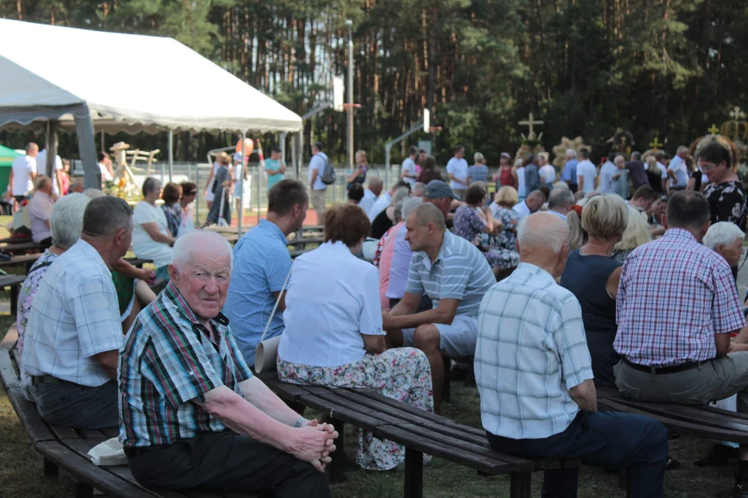 Tłumy na dożynkach w Krzywdzie. Wieńce, turniej sołectw i disco polo