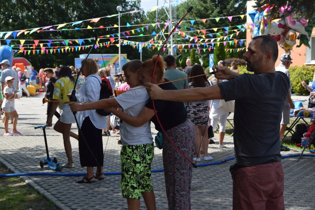 Piknik pod starostwem w Łęcznej. Na dzieci czekają trzy dmuchańce, popcorn i wata cukrowa (ZDJĘCIA) - Zdjęcie główne