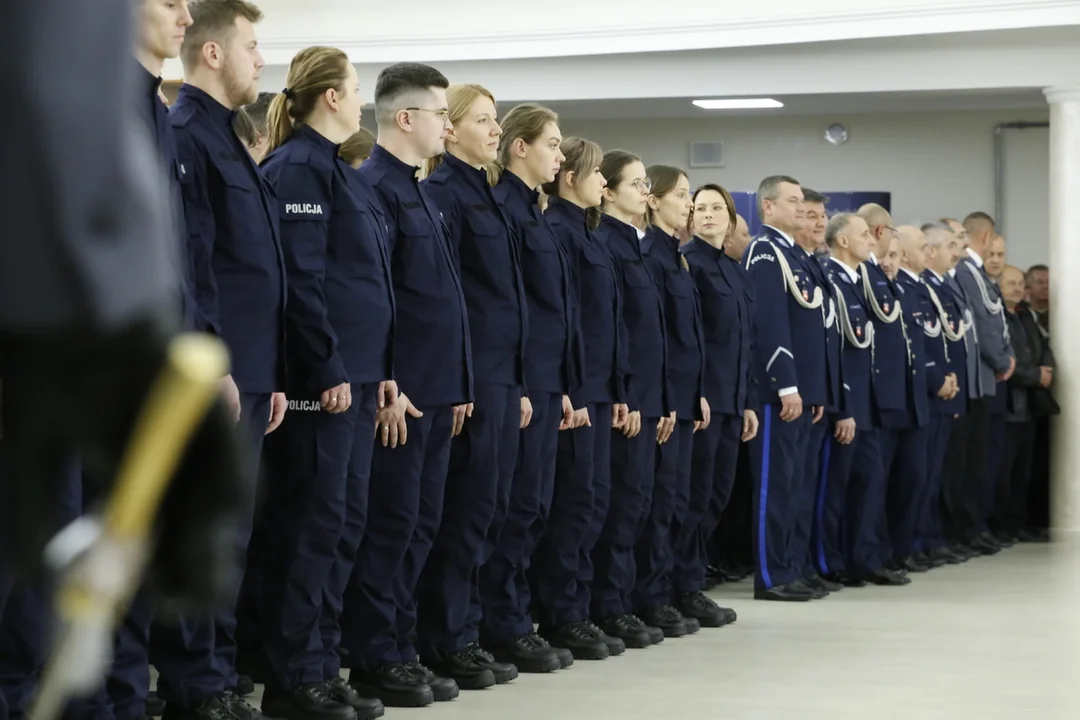 Nowi funkcjonariusze w szeregach lubelskiej policji. Złożyli już uroczyste ślubowanie - Zdjęcie główne