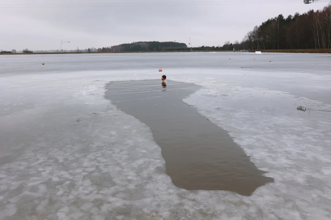 Morsowanie nad Zalewem Zimna Woda podczas WOŚP