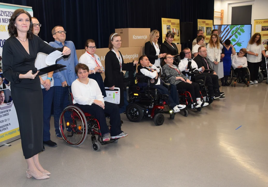 W Zamościu zdmuchnęli dziś 35 świeczek (foto) - Zdjęcie główne